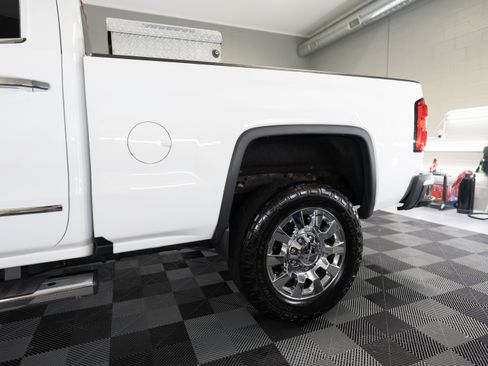 Used 2018 GMC Sierra 2500 Denali w/ Duramax Plus Package image 13