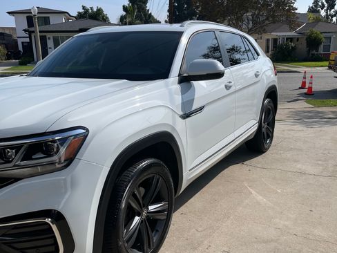 Used 2020 Volkswagen Atlas Cross Sport SE w/ Panoramic Sunroof Package image 5