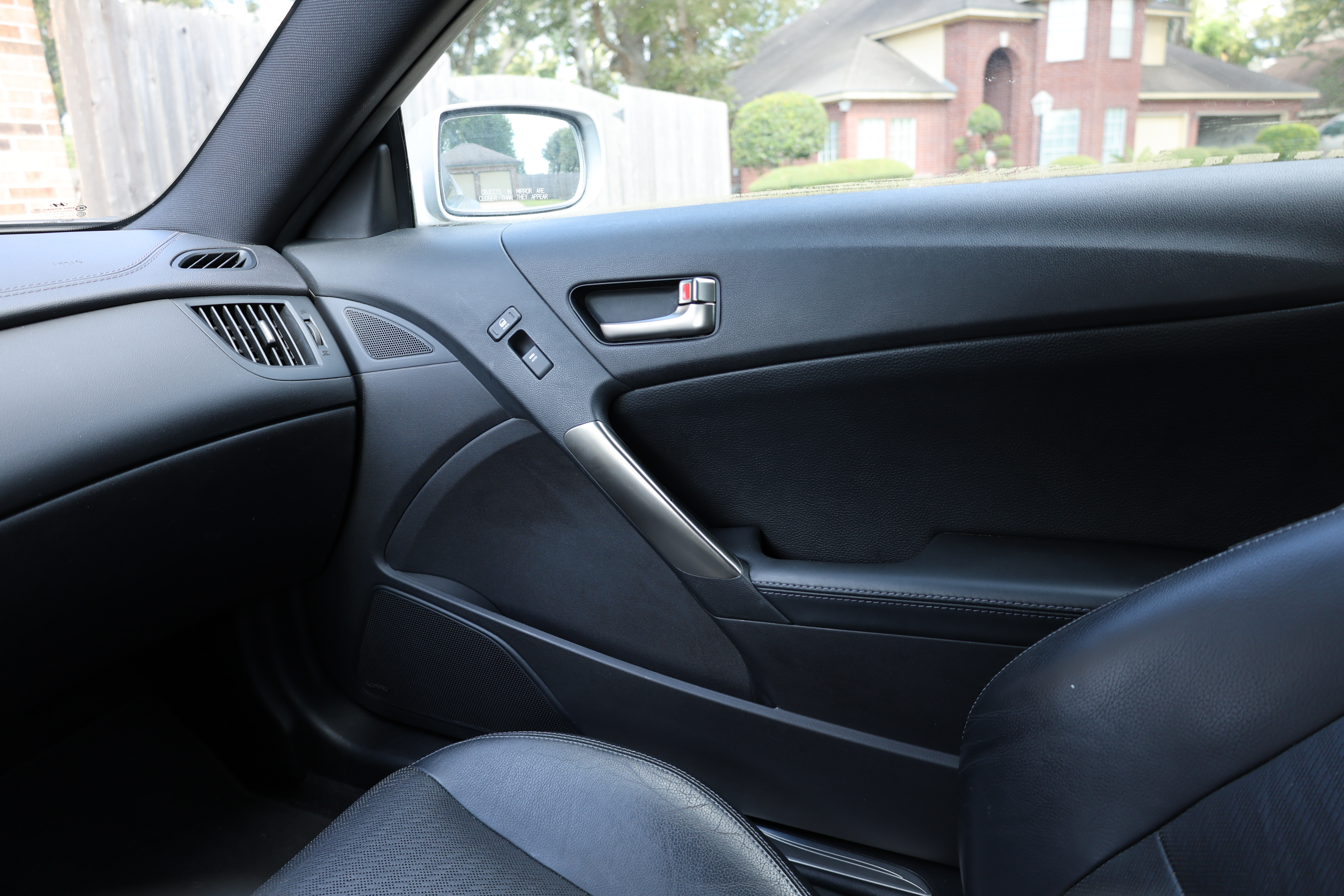 Used 2013 Hyundai Genesis 3.8 RWD image 12