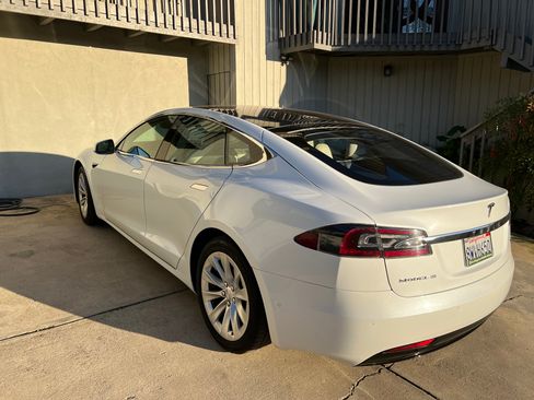 Used 2018 Tesla Model S 100D image 8