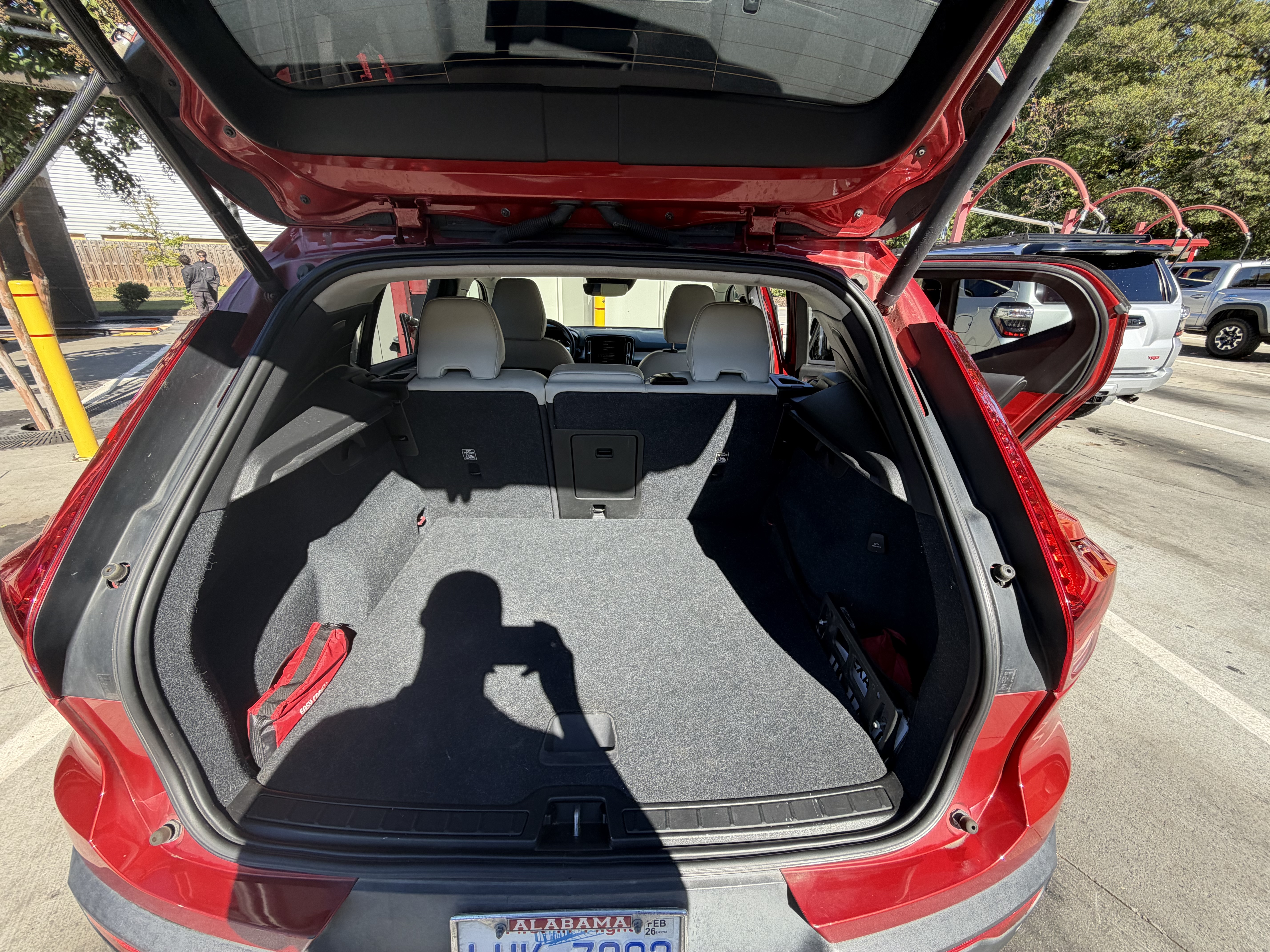 Used 2020 Volvo XC40 T4 Momentum FWD image 14
