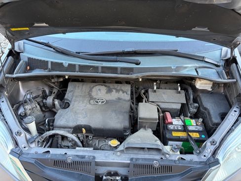 Used 2014 Toyota Sienna LE image 14