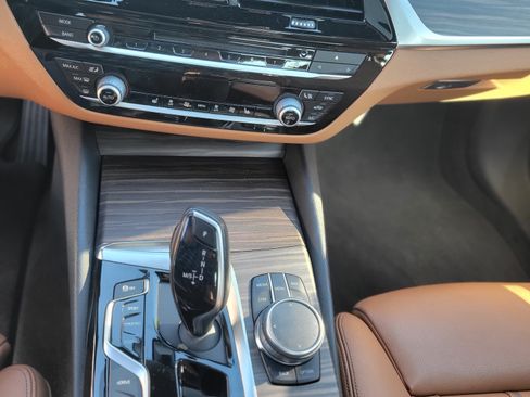 Used 2018 BMW 530e image 6