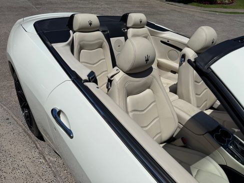 Used 2014 Maserati GranTurismo Convertible RWD image 11