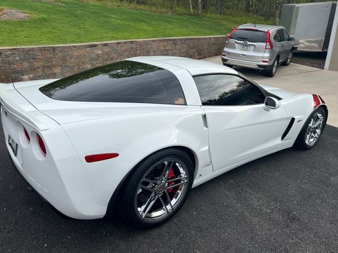Used 2007 Chevrolet Corvette Z06 w/ Preferred Equipment Group RWD image 5
