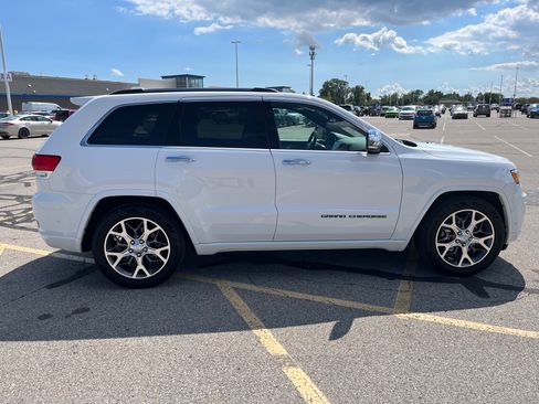 Used 2021 Jeep Grand Cherokee Overland AWD/4WD image 4