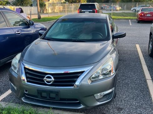 Used 2014 Nissan Altima 2.5 S FWD image 5
