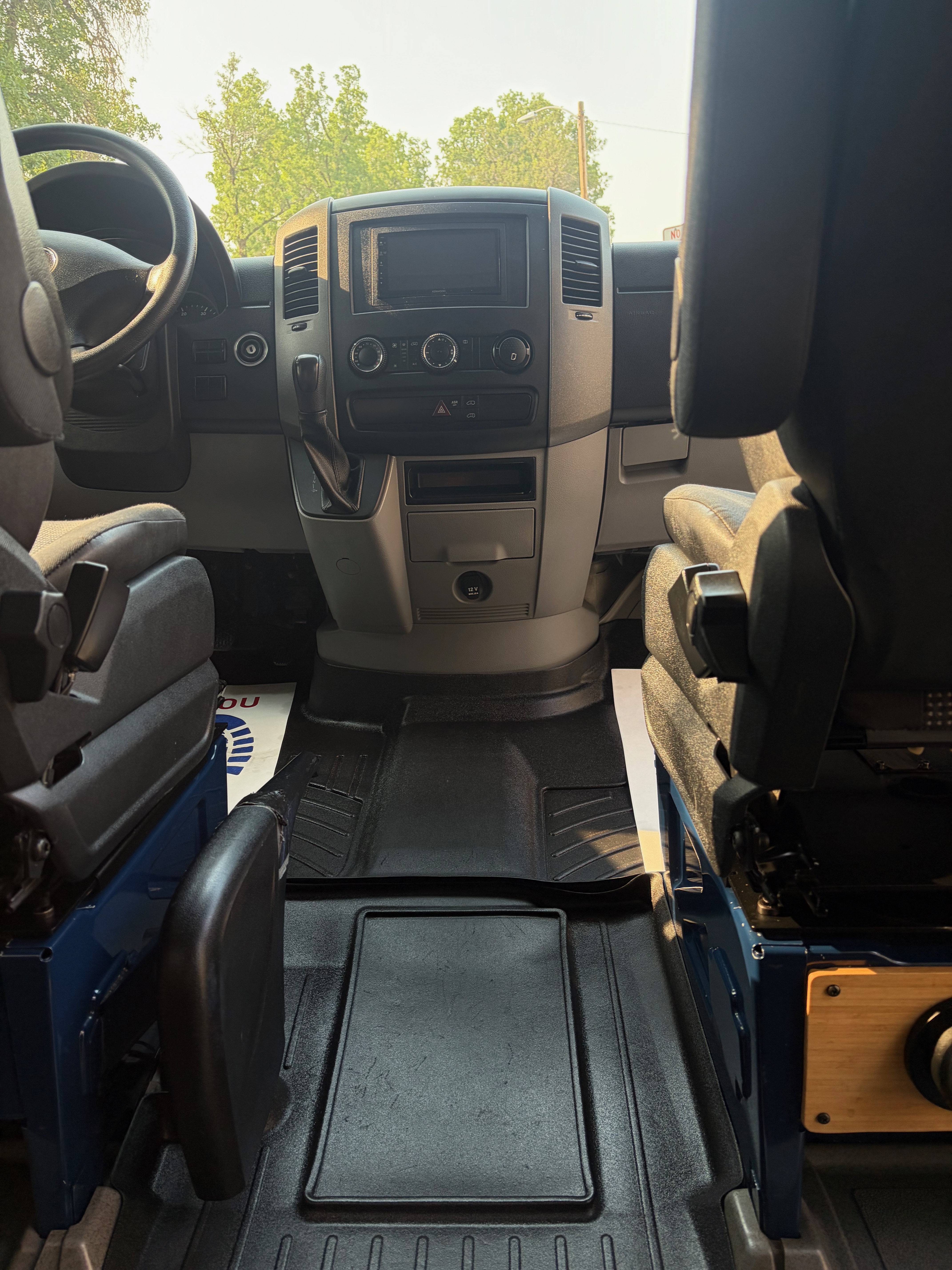 Used 2011 Mercedes-Benz Sprinter 2500 image 15