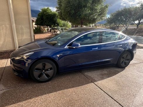 Used 2018 Tesla Model 3 Long Range image 4