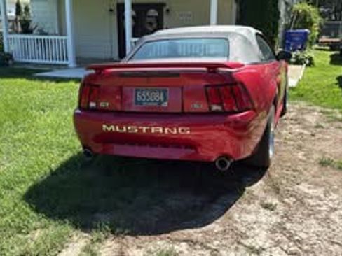 Used 2002 Ford Mustang GT Premium RWD image 2