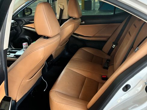 Used 2019 Lexus IS 300 image 12