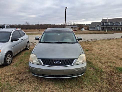 Used 2006 Ford Five Hundred SEL image 1