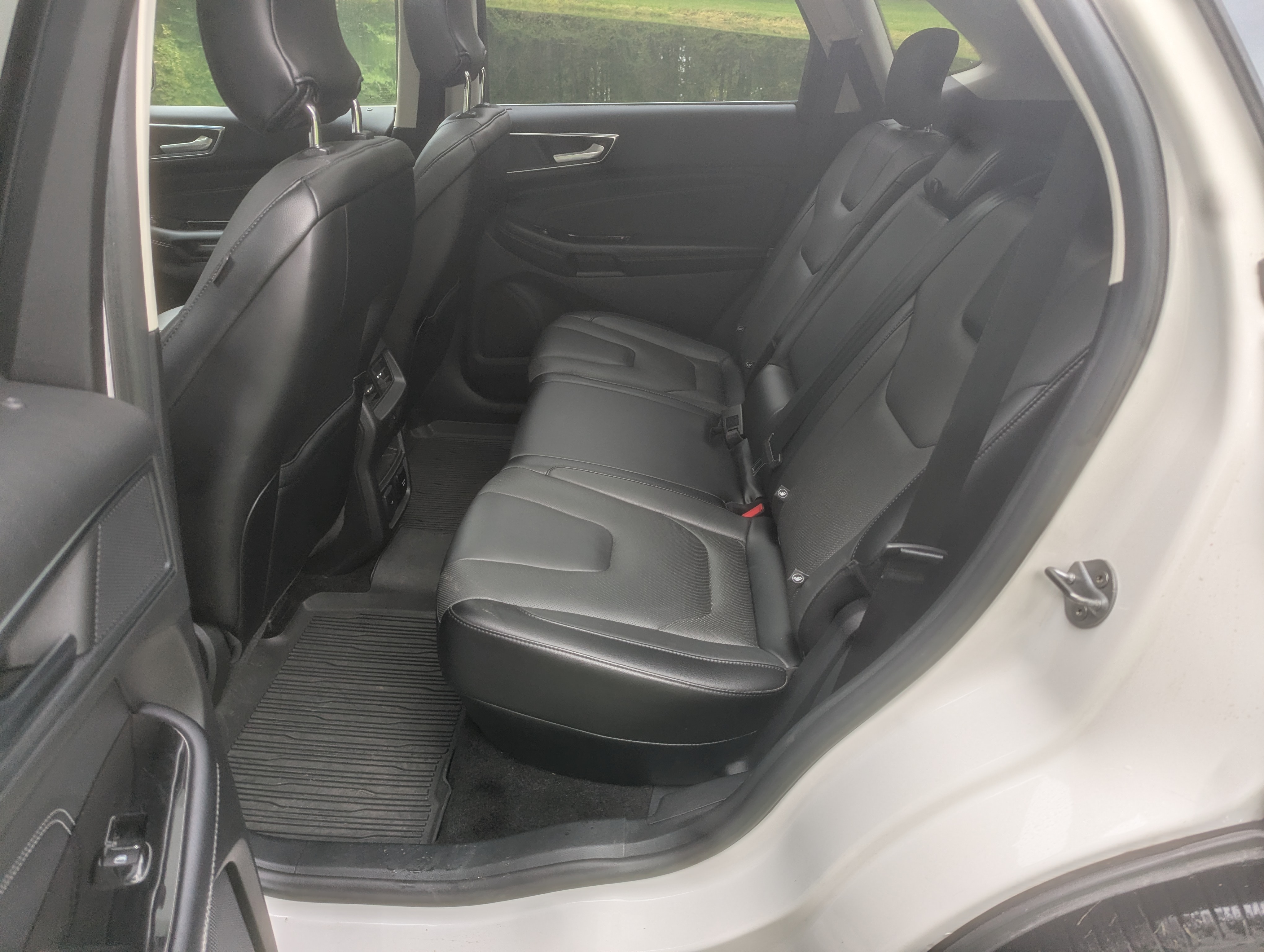 Used 2018 Ford Edge Titanium w/ Equipment Group 301A AWD/4WD image 9