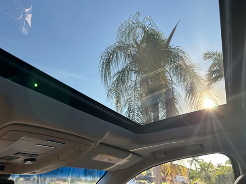 Used 2018 GMC Yukon Denali w/ Open Road Package image 12