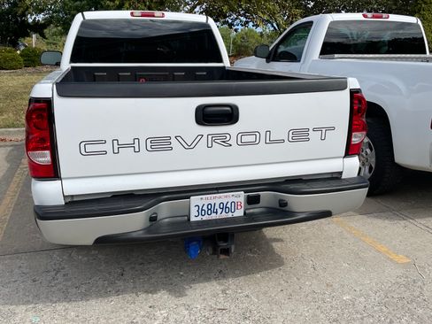 Used 2004 Chevrolet Silverado 1500 W/T w/ Light Duty Power Package image 5