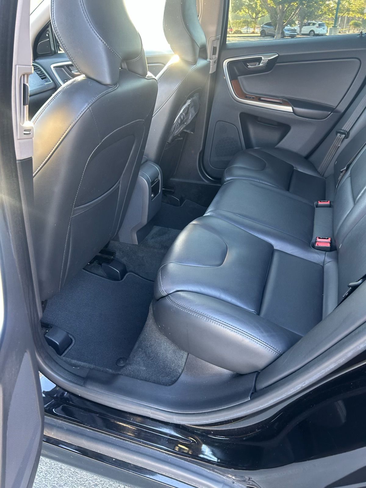 Used 2017 Volvo XC60 T5 Inscription w/ Preferred Option Package FWD image 12