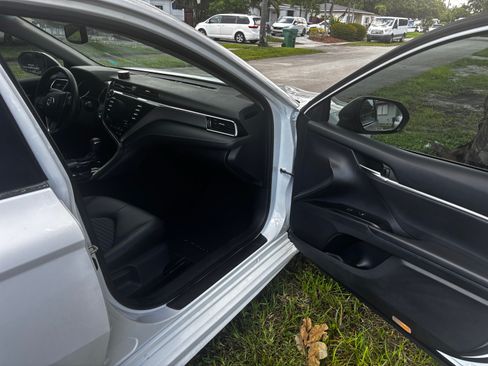 Used 2018 Toyota Camry SE w/ Audio Package FWD image 12