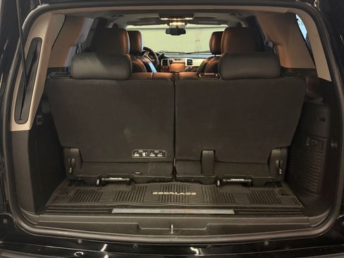 Used 2014 Cadillac Escalade Premium image 11