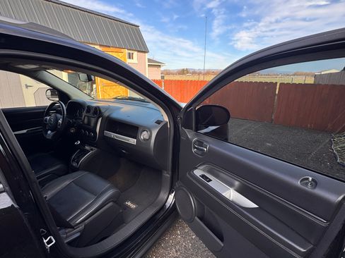 Used 2014 Jeep Compass Limited w/ Sun/Sound Group image 9