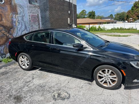 Used 2015 Chrysler 200 Limited w/ Convenience Group FWD image 6