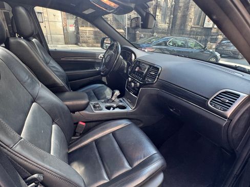 Used 2020 Jeep Grand Cherokee Limited AWD/4WD image 11