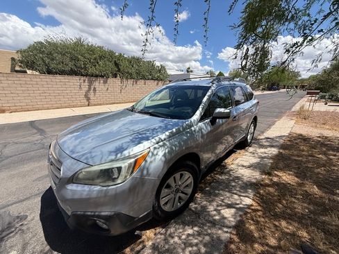 Used 2015 Subaru Outback 2.5i Premium AWD/4WD image 1