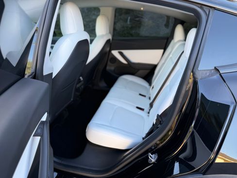 Used 2022 Tesla Model Y Performance AWD/4WD image 23