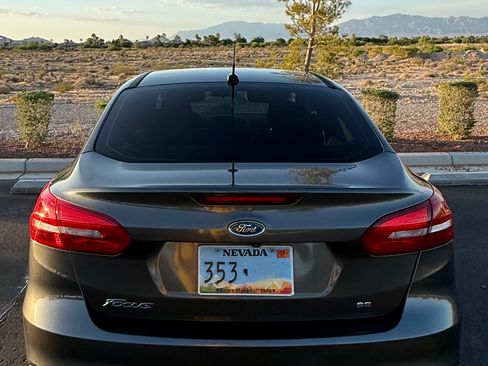 Used 2015 Ford Focus SE FWD image 13