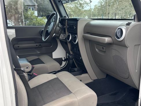 Used 2010 Jeep Wrangler Unlimited Sahara w/ Mopar Chrome Edition Group image 9