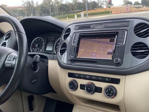 Used 2016 Volkswagen Tiguan SE image 6