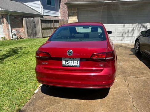 Used 2018 Volkswagen Jetta S w/ Cold Weather Package image 6