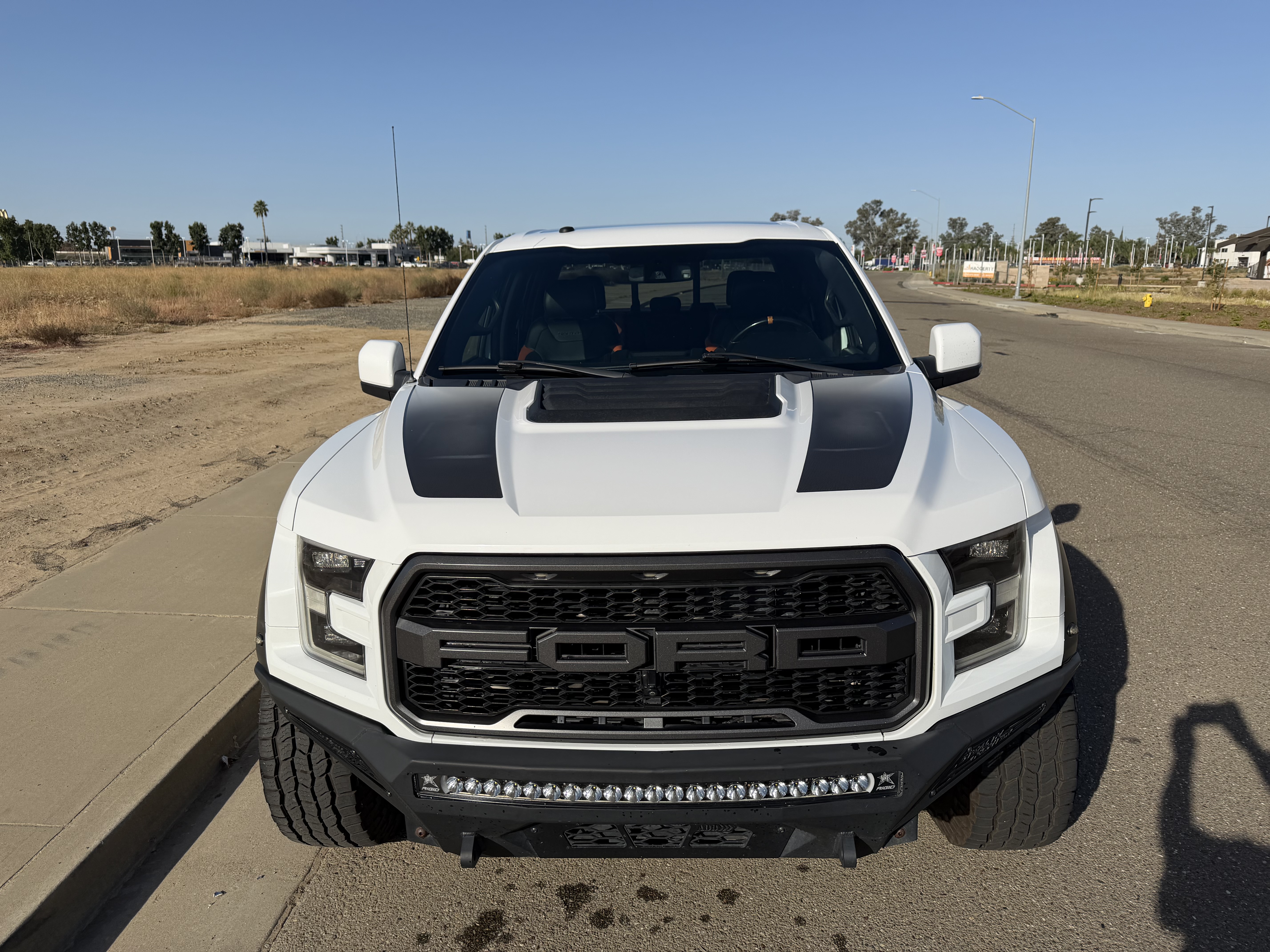 Used 2018 Ford F150 Raptor w/ Equipment Group 802A Luxury AWD/4WD image 2