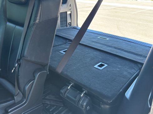 Used 2019 Ford Expedition XLT w/ Equipment Group 202A AWD/4WD image 28