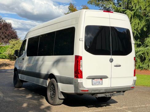 Used 2019 Mercedes-Benz Sprinter 4x4 170 w/ Driver Convenience Package image 21