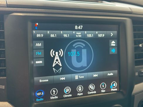 Used 2015 RAM 3500 Tradesman w/ Chrome Appearance Group image 16