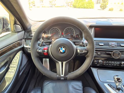 Used 2016 BMW M5 RWD image 30