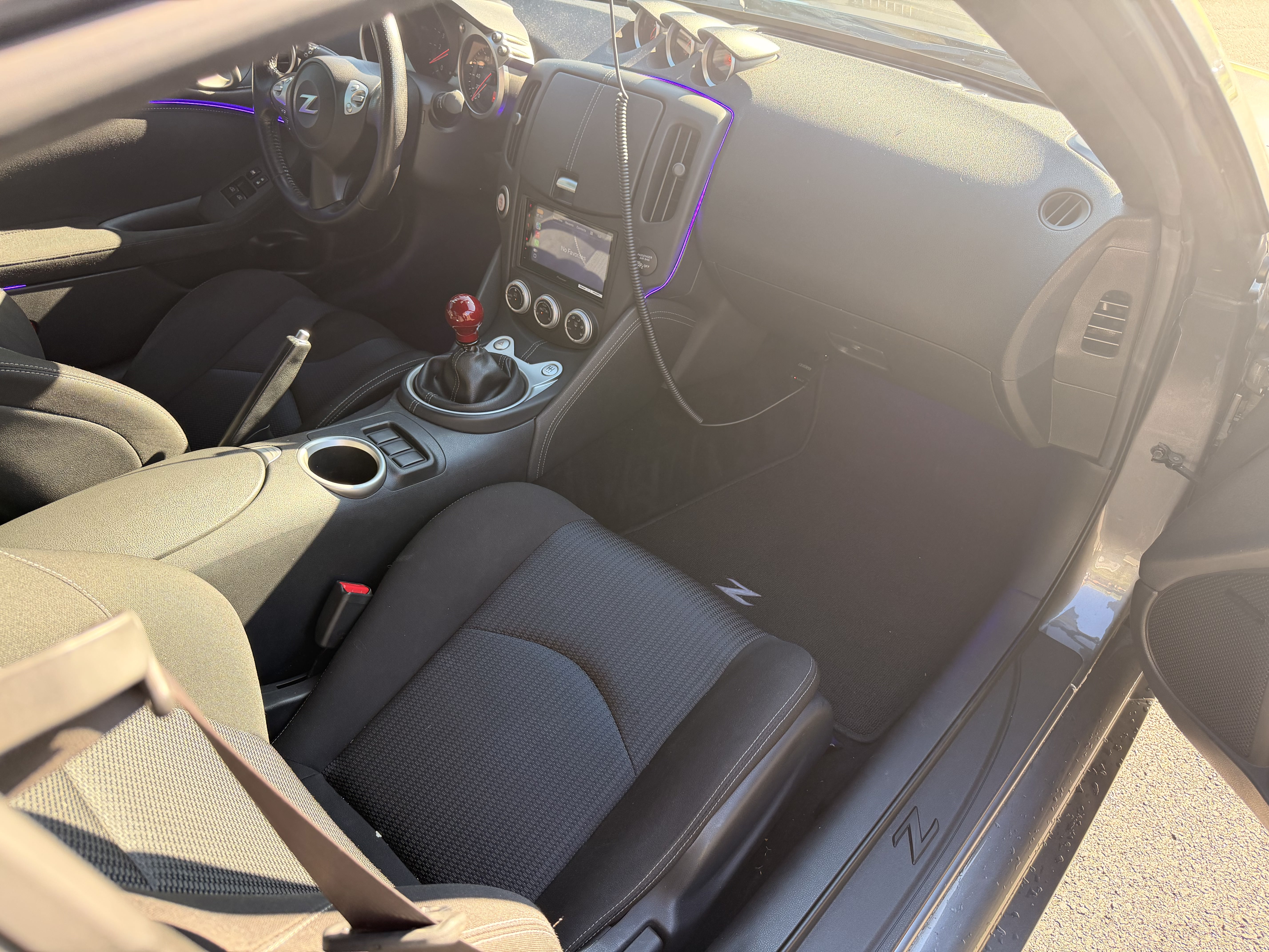 Used 2016 Nissan 370Z Coupe RWD image 14