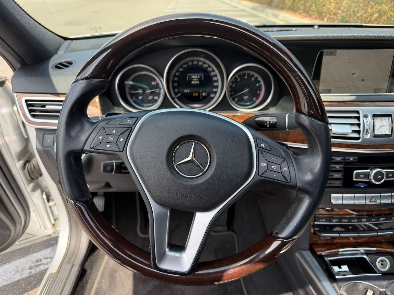 Used 2014 Mercedes-Benz E 350 4MATIC Sedan image 8