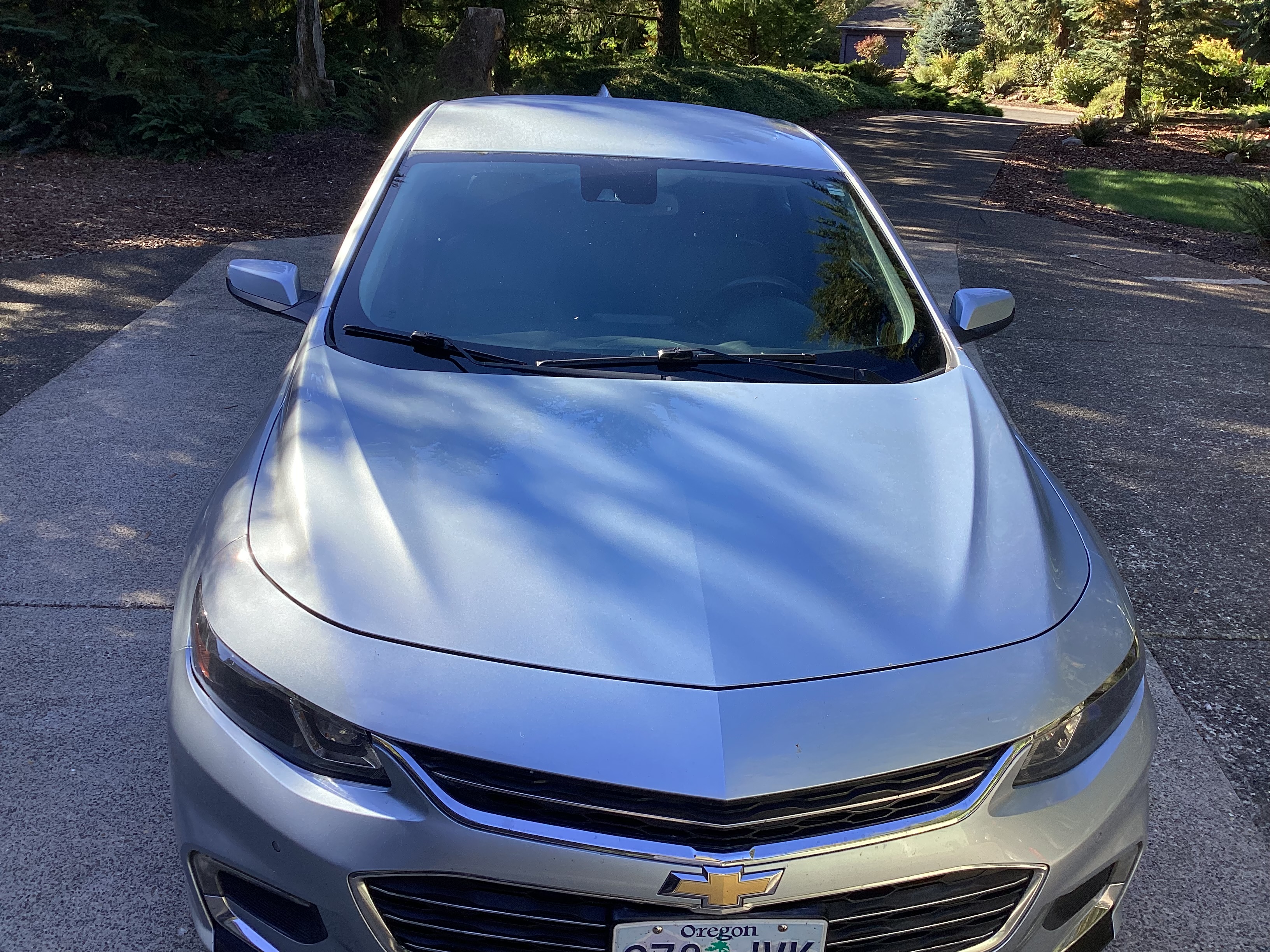 Used 2017 Chevrolet Malibu LT w/ Leather Package FWD image 2