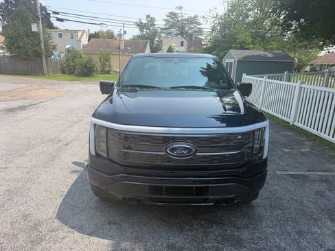 Used 2023 Ford F150 Lightning Platinum AWD/4WD image 4