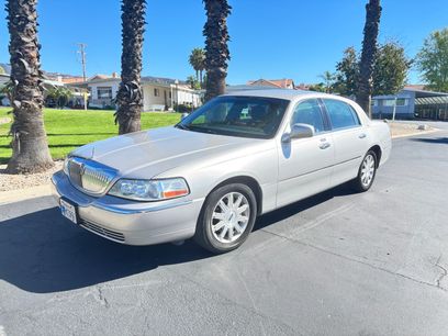 Used 2009 Lincoln Town Car Signature Limited