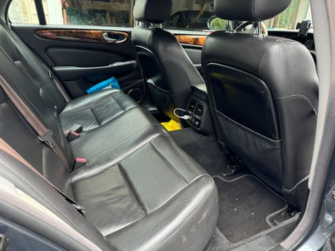 Used 2004 Jaguar XJR image 19