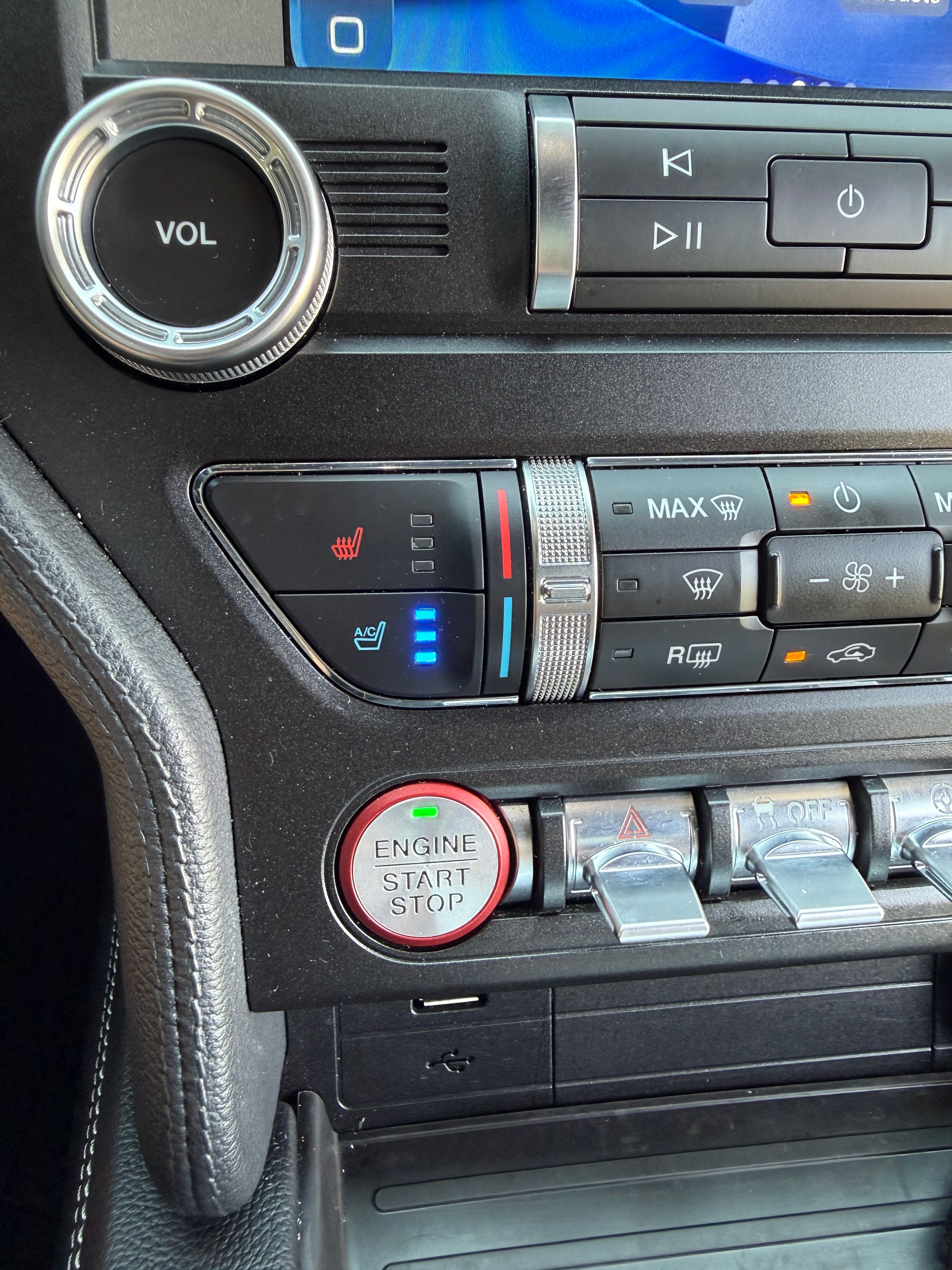 Used 2019 Ford Mustang GT Premium w/ Equipment Group 401A RWD image 12
