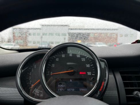 Used 2018 MINI Cooper 4-Door Hardtop FWD image 8