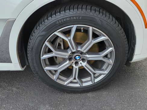 Used 2021 BMW X7 xDrive40i w/ Premium Package image 16