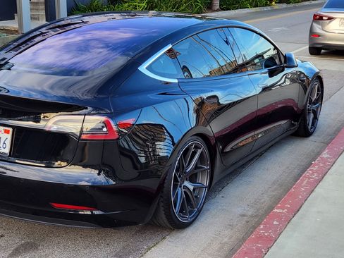 Used 2018 Tesla Model 3 Long Range image 10