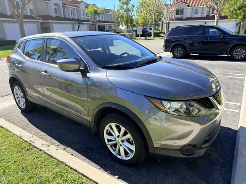 Used 2018 Nissan Rogue Sport S w/ S Appearance Package image 4