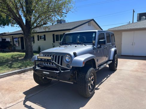 Used 2016 Jeep Wrangler Unlimited Sahara w/ Max Tow Package AWD/4WD image 21