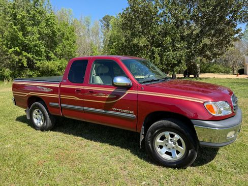 Used 2000 Toyota Tundra SR5 image 2
