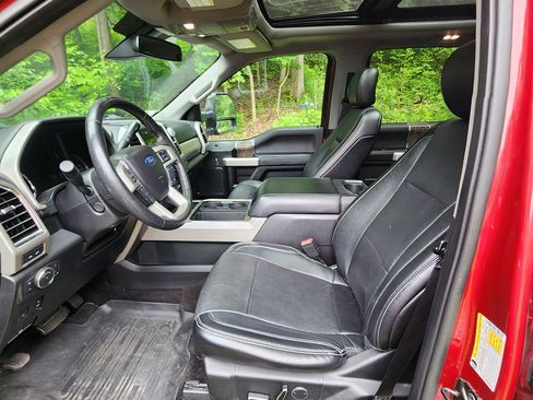 Used 2018 Ford F250 Lariat w/ Lariat Ultimate Package AWD/4WD image 26